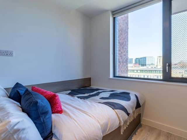 Skyline Silver En Suite - 12
