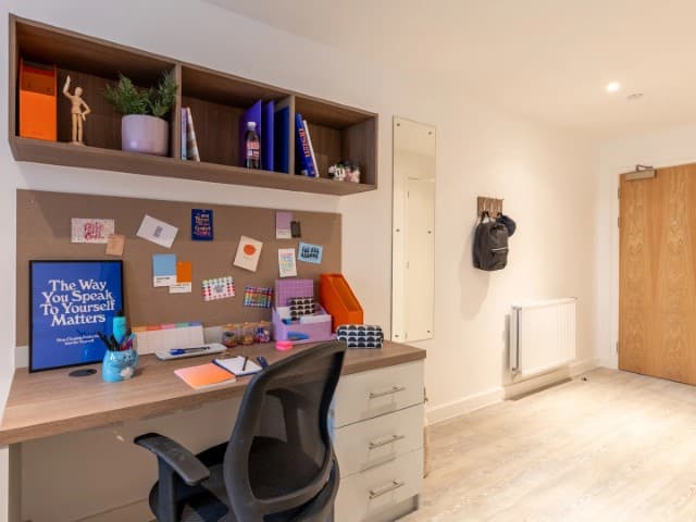 Skyline Silver En Suite - 3
