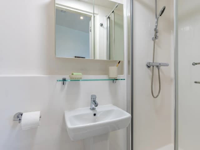 Skyline Silver En Suite - 6