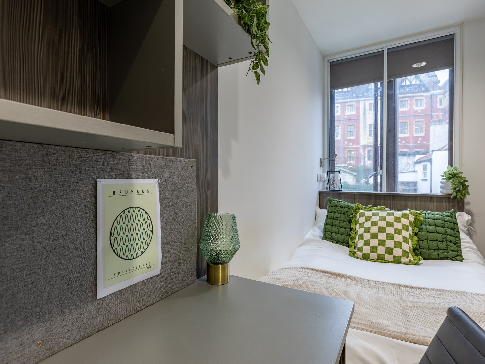 Premium 2 Bed Flat - 2