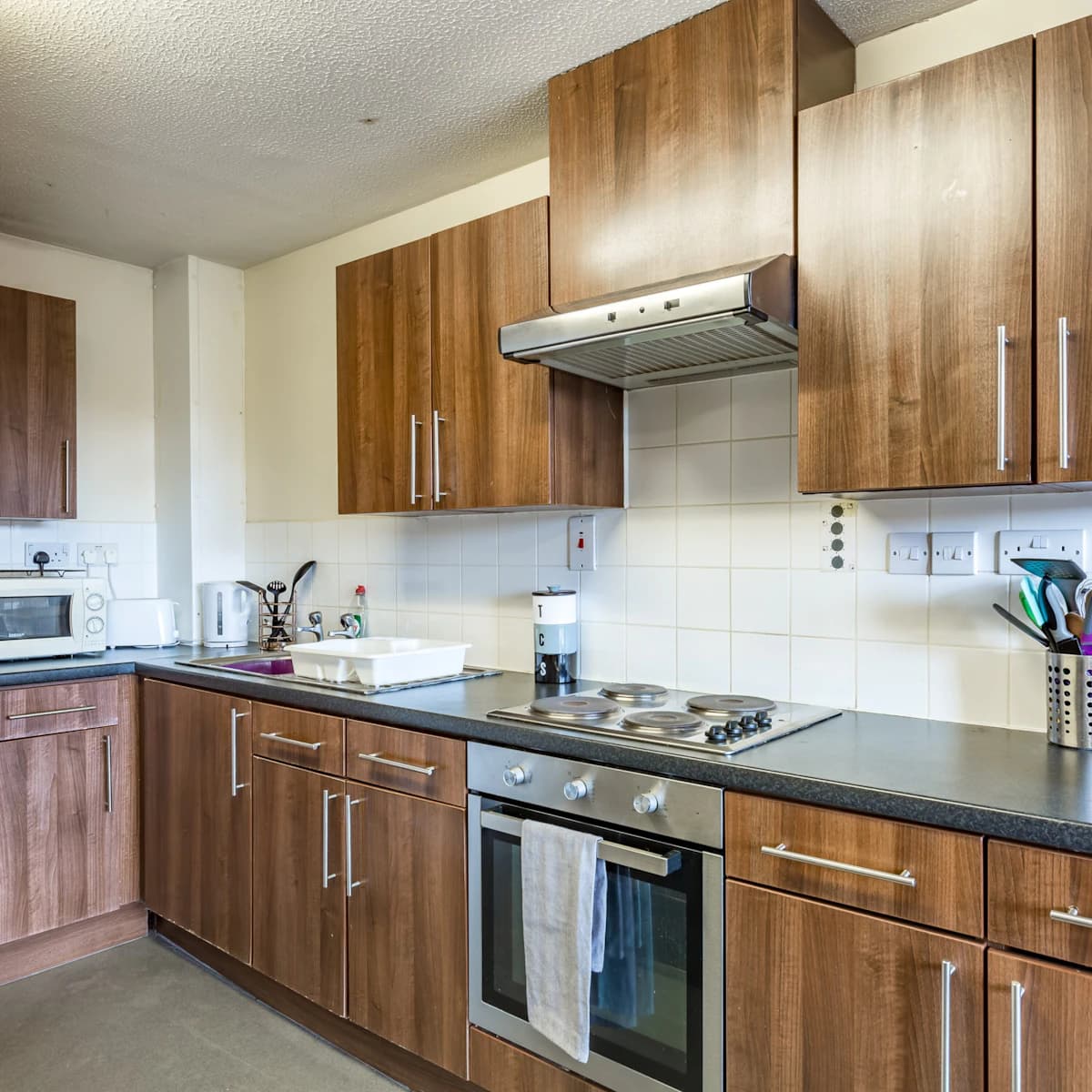 Classic 5 Bed En-Suite - 8