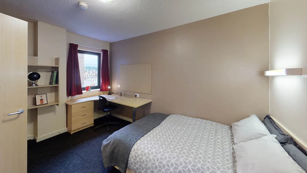 Classic 5 Bed En-Suite Plus - 1