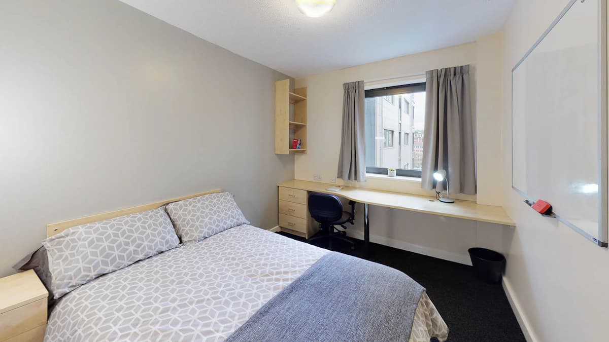 Premium 5 Bed En-Suite - 1