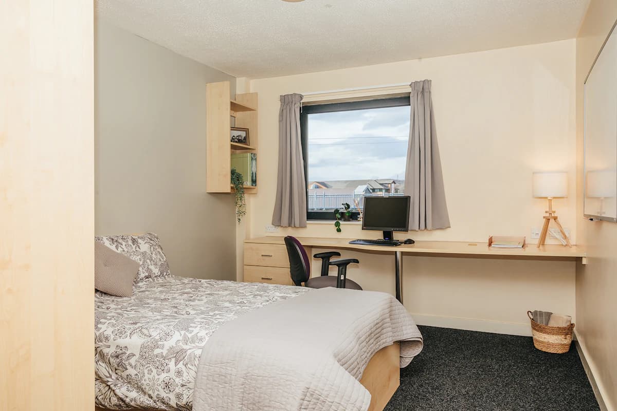 Premium Plus 5 Bed En-Suite - 1