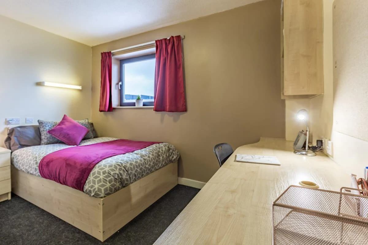 Classic 2 Bed En-Suite - 1